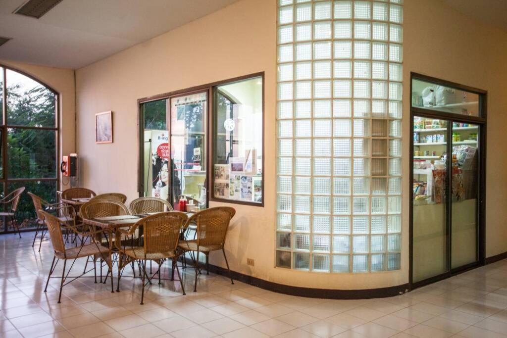 Pattaya Seaside Balcony/Beach Front/4 Peoples На Джомтьен Экстерьер фото