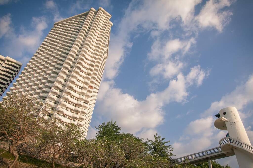 Pattaya Seaside Balcony/Beach Front/4 Peoples На Джомтьен Экстерьер фото